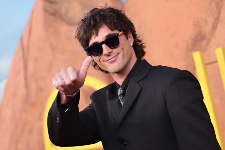 Jacob Elordi posando para el estreno de 'Euphoria'