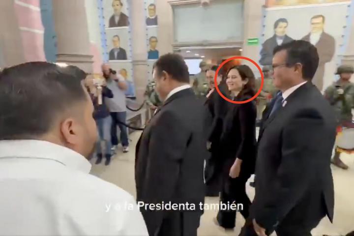 Ayuso en México