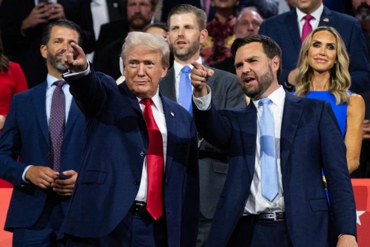 Donald Trump y J.D. Vance, durante el primer día de la Convención Nacional Republicana en Milwaukee (Wisconsin), el 15 de julio de 2024.