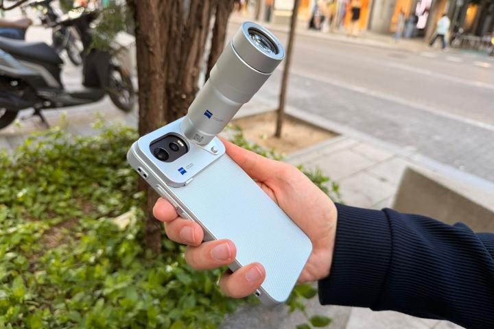 El nuevo vivo X300 FE, con el teleconvertidor extensor vivo ZEISS 200 mm Gen 2.