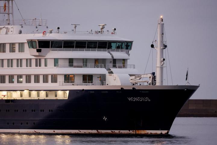 The cruise ship MV Hondius arrives at the port of Granadilla de Abona after being affected by a hantavirus outbreak, in Tenerife, Spain, May 10, 2026. REUTERS/Hannah McKay