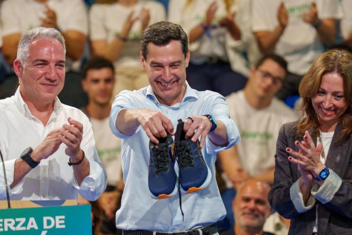 Juanma Moreno, presidente de la Junta de Andalucía, en un acto de campaña