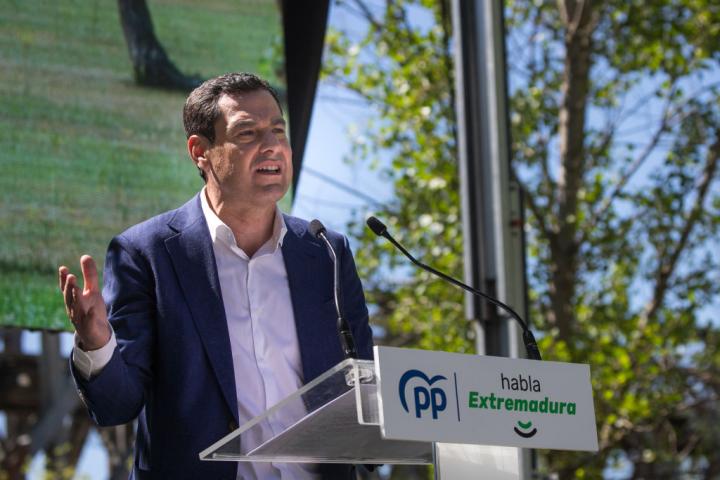 Juanma Moreno Bonilla, durante uno de los actos de campaña