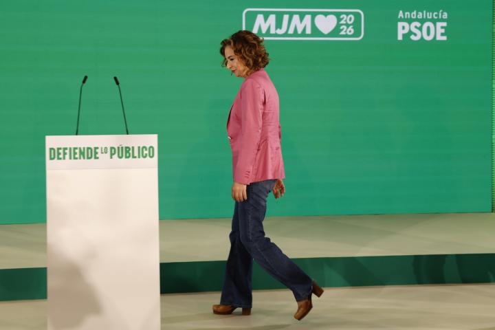 La candidata del PSOE a la presidencia de la Junta, María Jesús Montero, se dispone a valorar los resultados electorales del partido este domingo en Sevilla