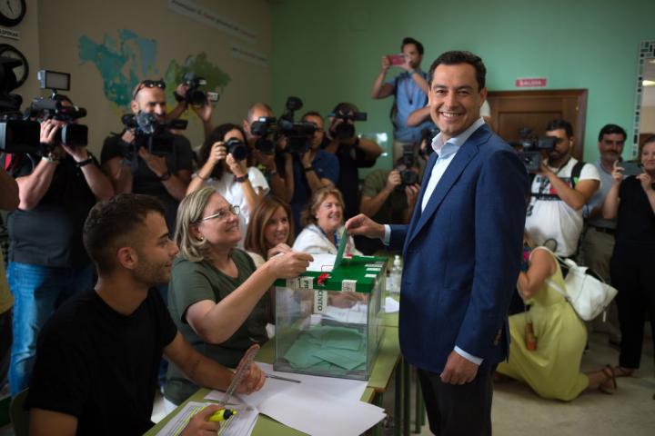 Moreno Bonilla, votando este domingo en las elecciones andaluzas