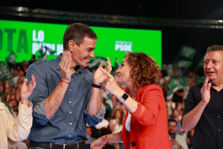 Pedro Sánchez y María Jesús Montero en la campaña de las andaluzas.