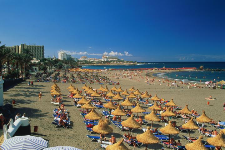 Una imagen de Playa de las Américas, en Tenerife.