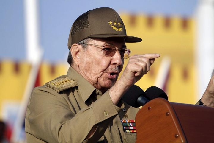 Raúl Castro, vestido con uniforme militar, en una imagen de archivo