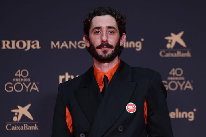 BARCELONA, SPAIN - FEBRUARY 28: Enric Auquer attends the red carpet at the 40th Goya Cinema Awards 2026 at Barcelona International Convention Centre on February 28, 2026 in Barcelona, Spain. (Photo by Pablo Cuadra/Getty Images)