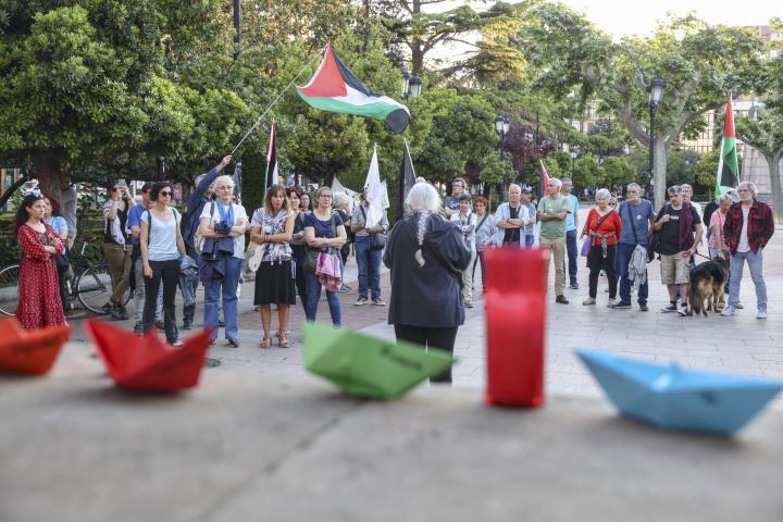 Homenaje a los activistas de la Global Sumud Flotilla detenidos por Israel, en la Concha del Espolón de Logroño.