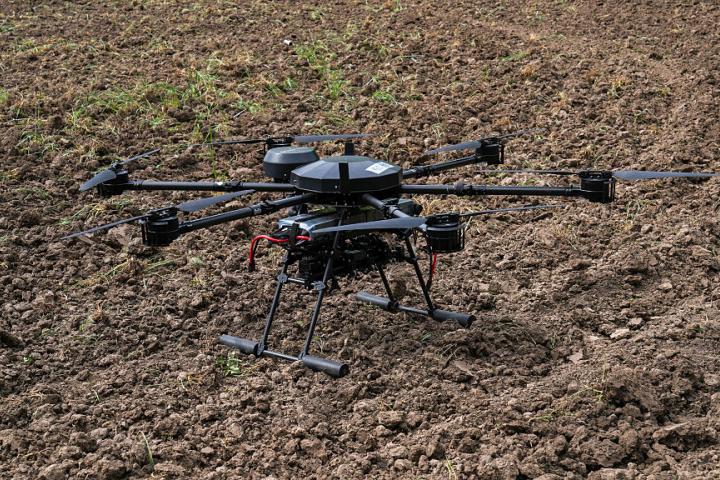 Dron a ras de suelo, en una imagen de archivo