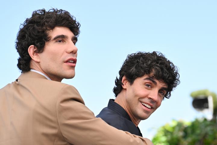 Javier Calvo y Javier Ambrossi en el Festival Internacional de Cine de Cannes de 2026 donde han presentado su película 'La Bola Negra'