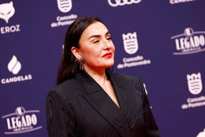 Candela Peña en la alfombra roja de los premios Feroz en Pontevedra, en Galicia.