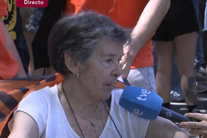 Maricarmen, vecina de 87 años a la que quieren deshauciar de la casa en la que lleva viviendo 70 años.