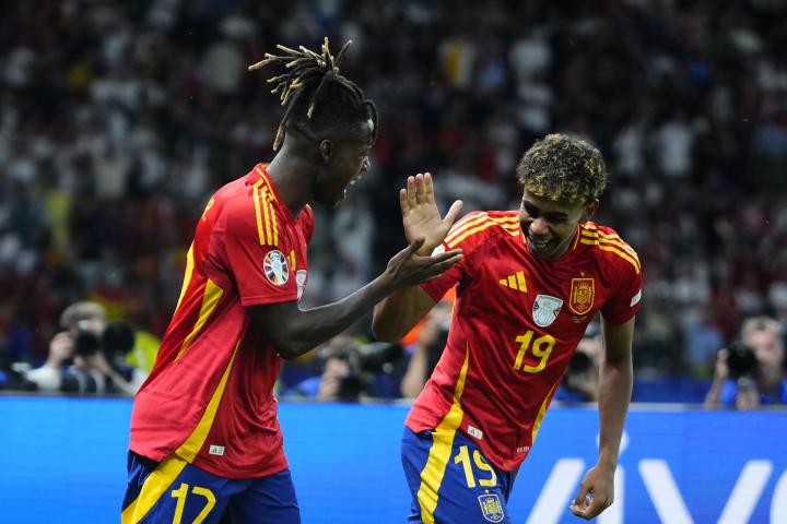 Nico Williams y Lamine Yamal.
