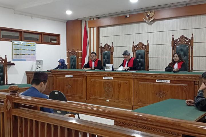 Un tribunal de Indonesia condenó este lunes a 3,5 años de prisión al capitán del barco que naufragó con una familia española a bordo