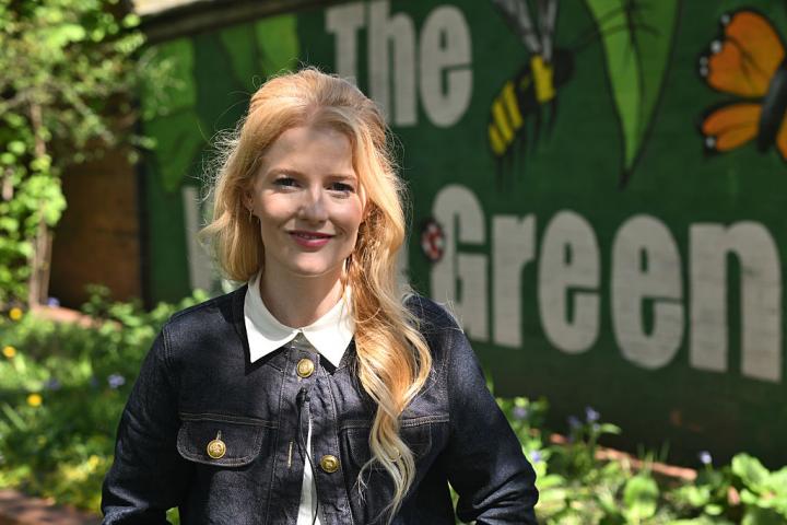 Hannah Spencer, diputada del Partido Verde por Gorton & Denton, en un acto de campaña electoral local, el 23 de abril de 2026, en Manchester, (Inglaterra).