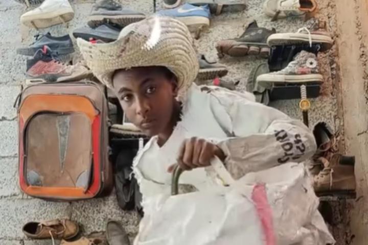 Kalu Putik en uno de sus vídeos