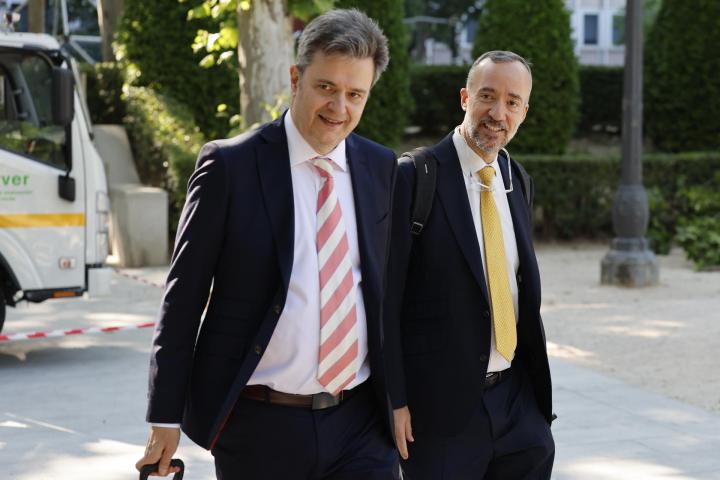 El el exsecretario de Estado Francisco Martínez (d) a su llegada este jueves a la Audiencia Nacional