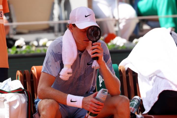 Jannik Sinner, en pleno golpe de calor