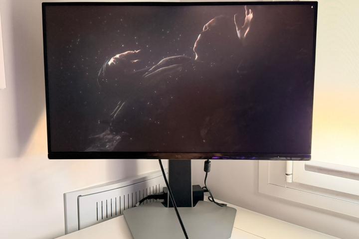 El monitor TCL 25G64.