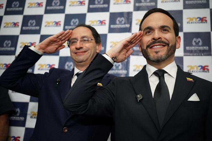 El candidato presidencial colombiano Abelardo de la Espriella, con su aspirante a videpresidente, José Manuel Restrepo, en Cali (Colombia), el 13 de marzo de 2026.