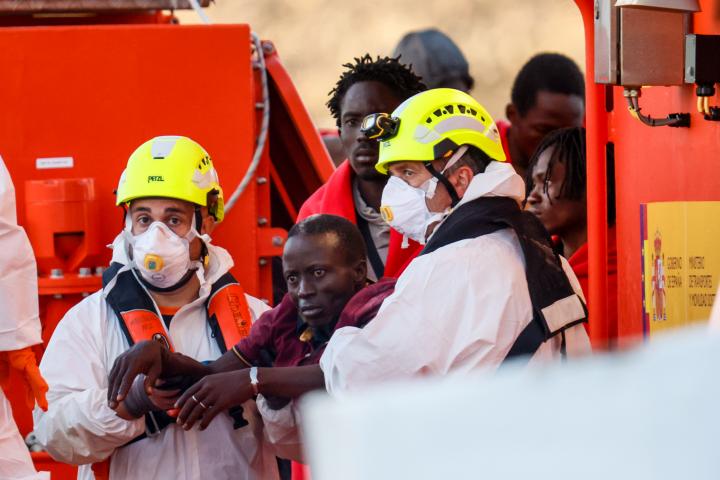 Llegada de migrantes al puerto de Arguineguín, en Canarias