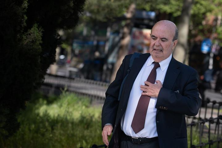 MADRID, SPAIN - APRIL 16: The former vice-president of the Junta de Andalucia, Gaspar Zarrias, on his arrival to testify as a witness in the trial of the 'Leire Diez' case, in the Plaza Castilla courts, on 16 April, 2026 in Madrid, Spain. The head judge of Madrid's Court of Instruction Number 9, Arturo Zamarriego, who is investigating former PSOE member Leire Diez for allegedly seeking information against judges, prosecutors and civil guards in exchange for favours, has called Gaspar Zarrias as a witness in the case in which he is investigating whether Diez, businessman Javier Perez Dolset and journalist Pere Rusiñol allegedly committed crimes of influence peddling and bribery. (Photo By Fernando Sanchez/Europa Press via Getty Images)