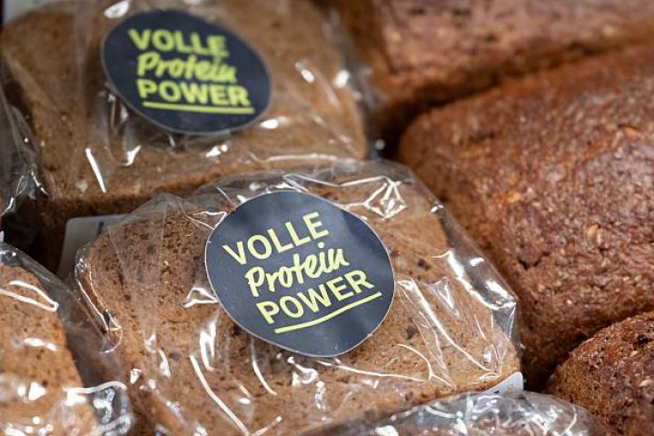 18 April 2026, Saxony, Dresden: Protein wholemeal bread at the "Sachsenback" trade fair. Photo: Sebastian Kahnert/dpa (Photo by Sebastian Kahnert/picture alliance via Getty Images)