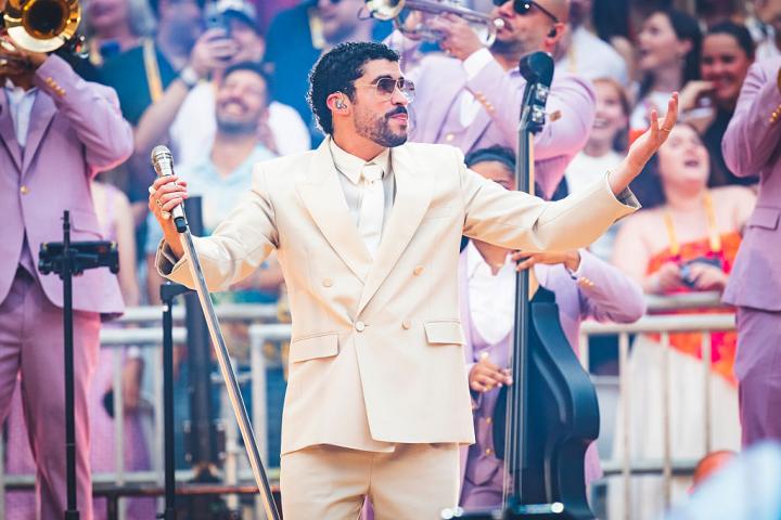 Bad Bunny en su concierto en el Riyadh Air Metropolitano de Madrid.
