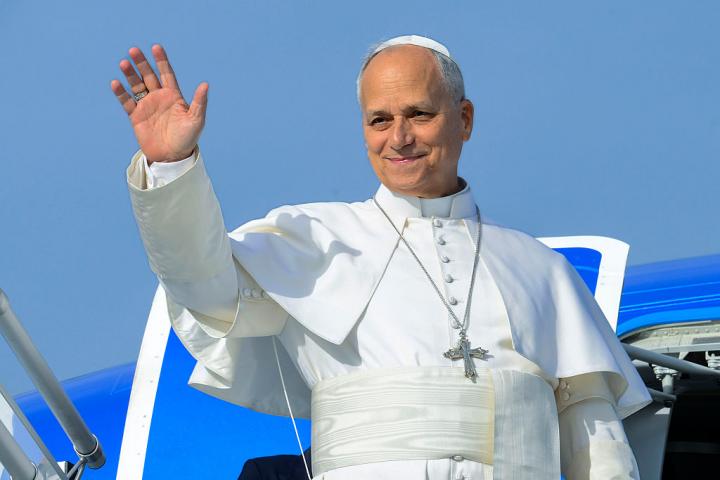 El Papa Leon XIV a su salida del aeropuerto de Roma este sábado.