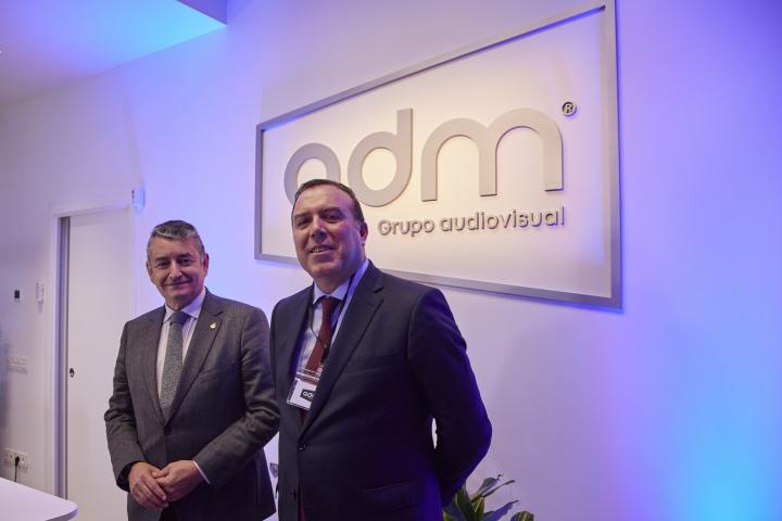 Antonio Sanz, junto al presidente de ADM Group, Gustavo Fuentes, durante la inauguración de la nueva sede de ADM Group.
