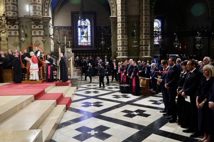 Oscar Puente en Montserrat con el papa León XIV