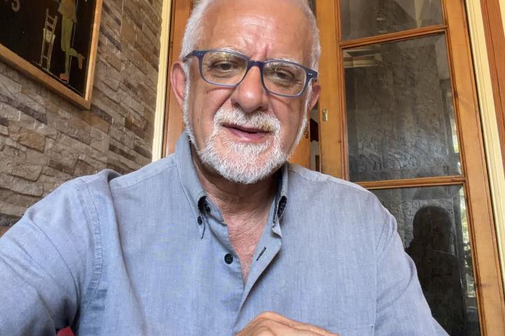 Vicens Lozano, autor de 'León XIV. Sombras bajo la cúpula'