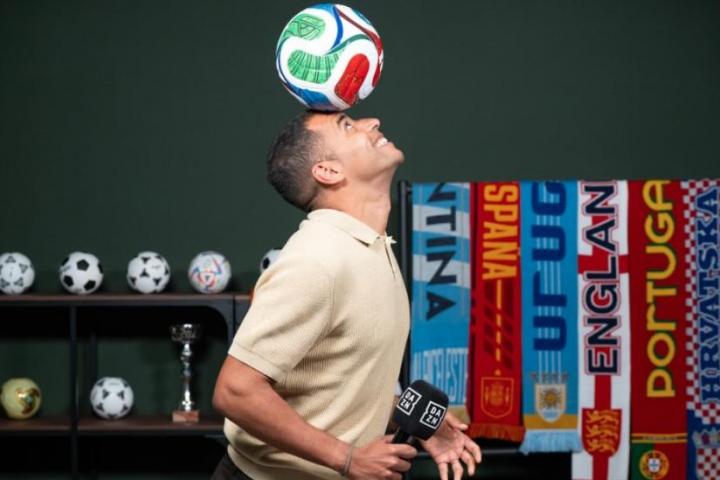 Alberto Edjogo en DAZN.