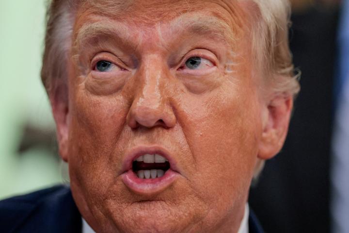 El presidente de EEUU, Donald Trump, habla en el Despacho Oval, en la Casa Blanca, tras firmar la Ley de Seguridad, el 10 de junio de 2026.