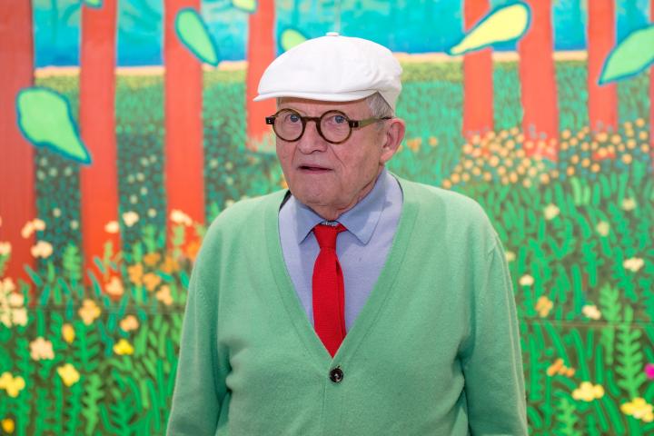 David Hockney, en una imagen de archivo frente a una de sus pinturas