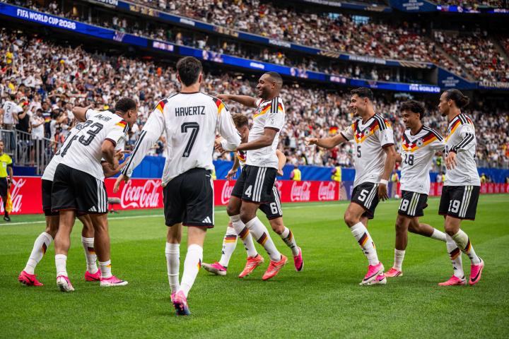 Alemania celebra uno de sus siete goles ante Curaçao