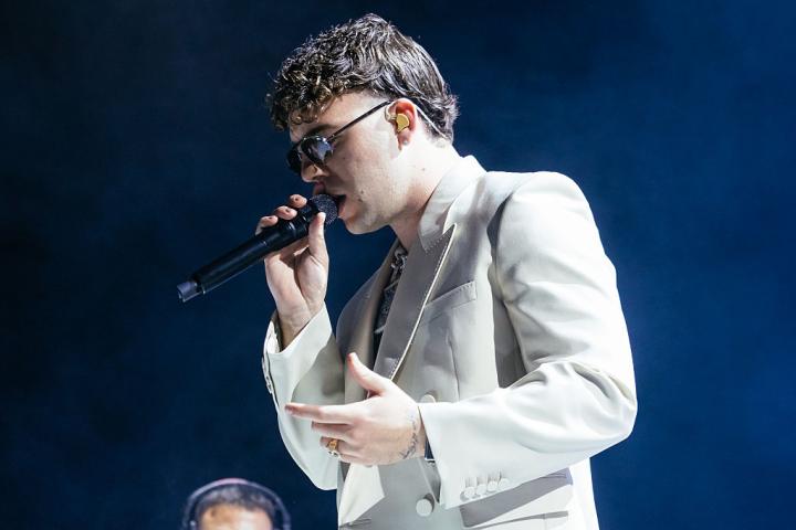 Quevedo en un concierto México en abril de 2025.