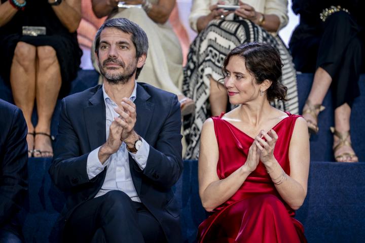 Imagen de archivo del ministro de Cultura, Ernest Urtasun (Sumar), y la presidenta de la Comunidad de Madrid, Isabel Díaz Ayuso.