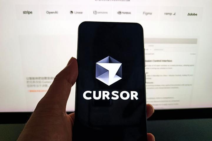 Una persona hace uno de la app de Cursor.