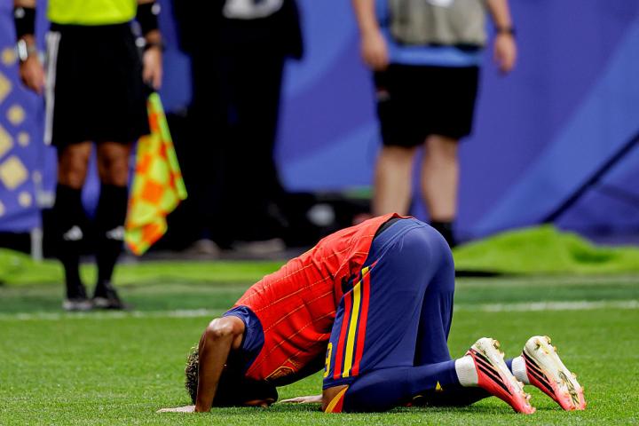 Lamine Yamal, celebrando su gol.