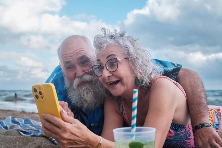 Pareja senior de viaje