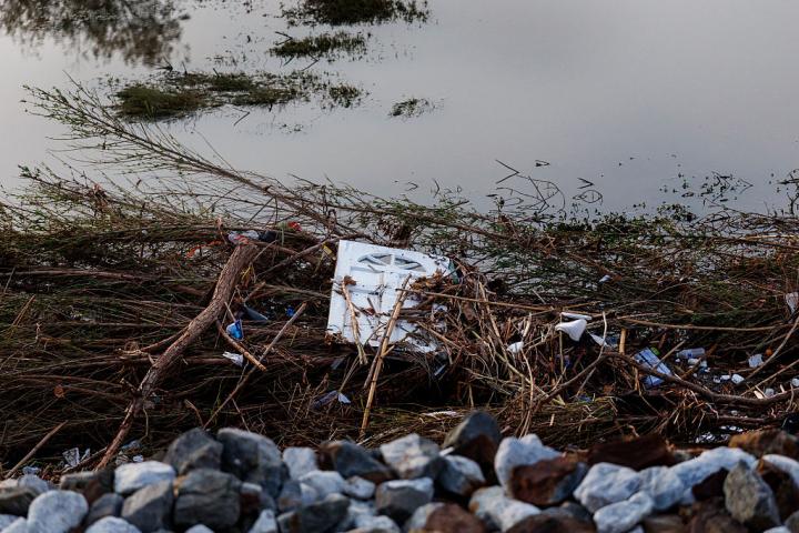 Basura en el río Los Ángeles