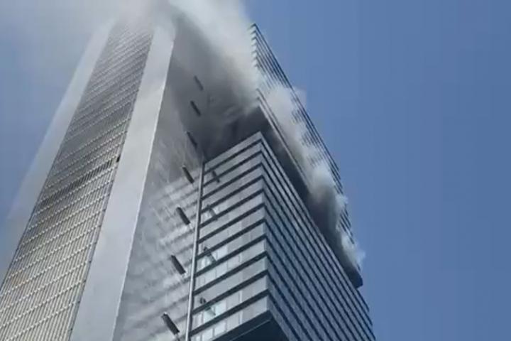 Incendio en el interior de la Torre Moeve