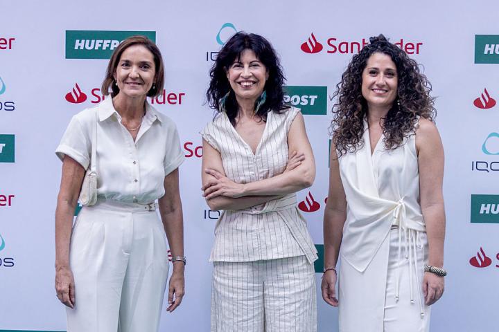 Reyes Maroto y Enma López, junto a la ministra de Igualdad, en la fiesta de aniversario de El HuffPost el pasado 11 de junio