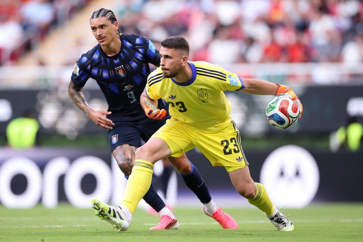 Unai Simón, ante Uruguay