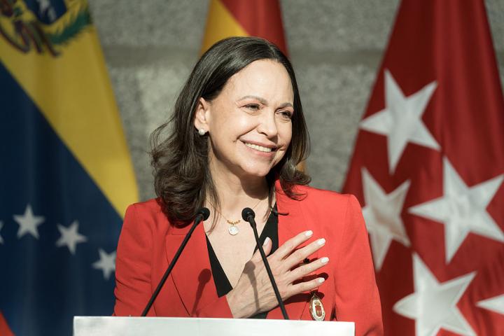 La líder de la oposición venezolana y Premio Nobel de la Paz 2025, María Corina Machado, durante la entrega de la Medalla de Oro de la Comunidad de Madrid, el 18 de abril de 2026.