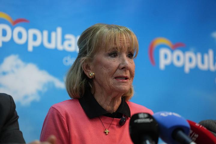 GETXO, VIZCAYA, SPAIN - MARCH 16: The former president of the Community of Madrid, Esperanza Aguirre (c), during the press conference to present her assessment of local and national political current affairs, on 16 March, 2026 in Getxo, Basque Country, Spain. Eduardo Andrade and Esperanza Aguirre intervene in Getxo to criticise the management of the municipal government of the PNV, marked by the scandal of the demolition of a protected mansion, and to convey the national messages of the PP on institutional regeneration and alternative to nationalism. (Photo By H.Bilbao/Europa Press via Getty Images)