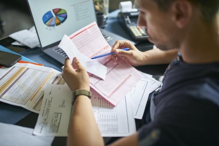 Un hombre, ajustando cuentas con el 'fisco'